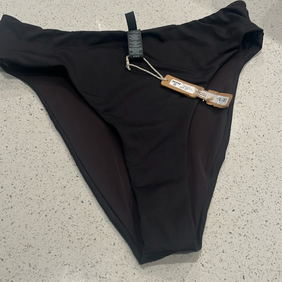 Skims Swim Mid Waist Swim Bottoms medium NWOT - Picture 2 of 3